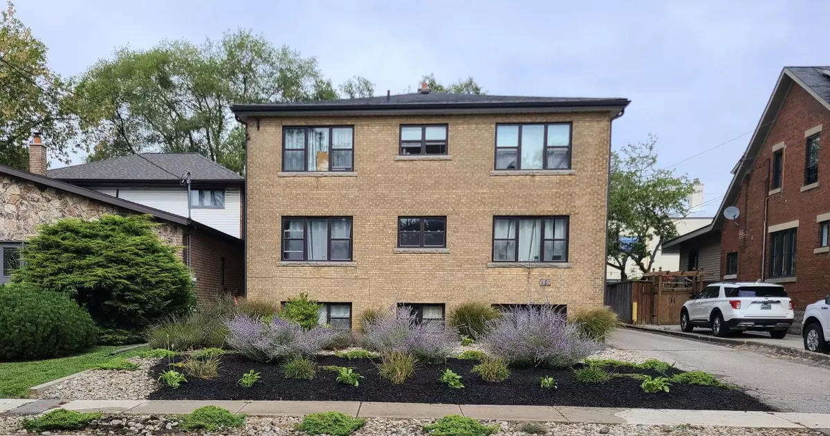 Toronto W06, ON M8V 2H8,112 Alder CRES #301