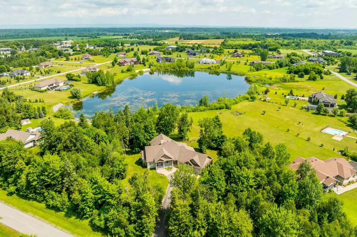 Carp - Huntley Ward, ON K0A 1L0,515 West Lake CIR