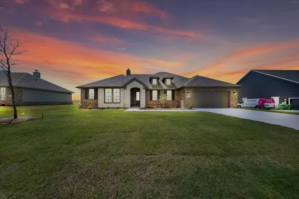 155 Clear Creek Lane, New Fairview, TX 76078