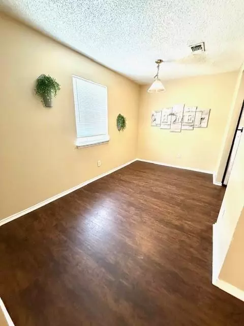 Burleson, TX 76028,125 Johnson Avenue #11