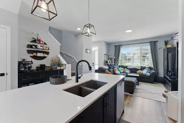 192 Dawson DR, Chestermere, AB T1X 1Z8