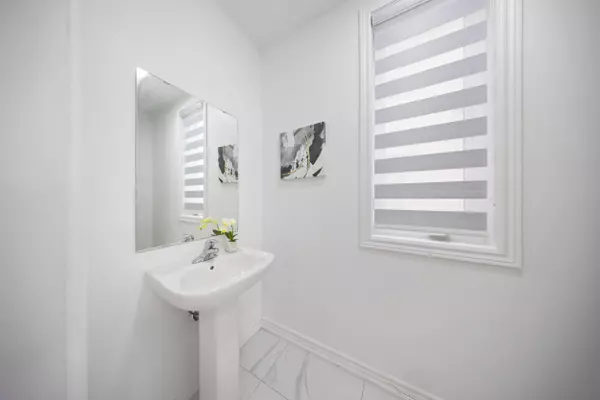 Whitby, ON L1N 9Y6,82 Closson DR