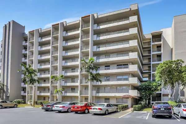 Lauderhill, FL 33319,3910 Inverrary Blvd #207B