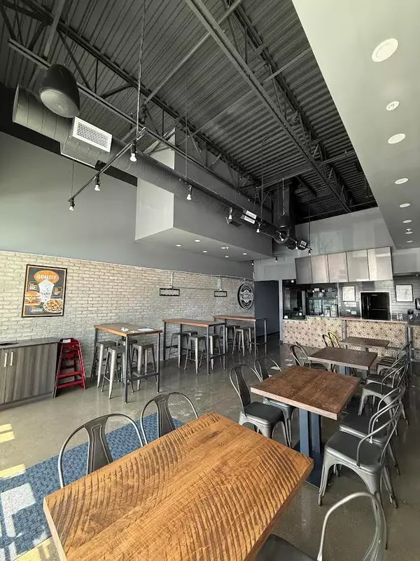 Mississauga, ON L4X 1L4,1482 Dundas ST E #10