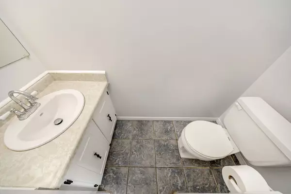 Milton, ON L9T 3Y9,341 Wilson DR #34