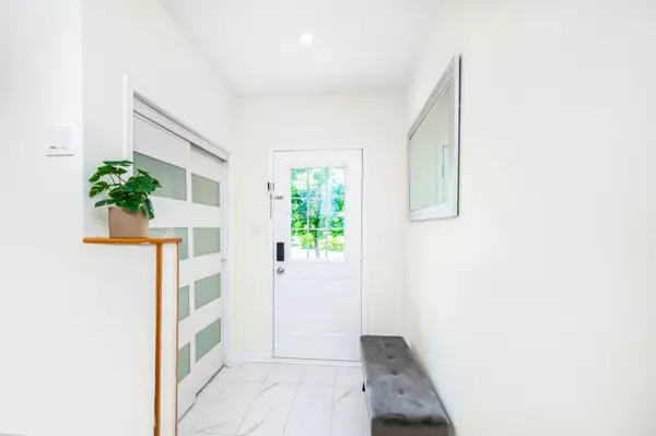 Barrhaven, ON K2J 4Z3,73 Palmadeo DR