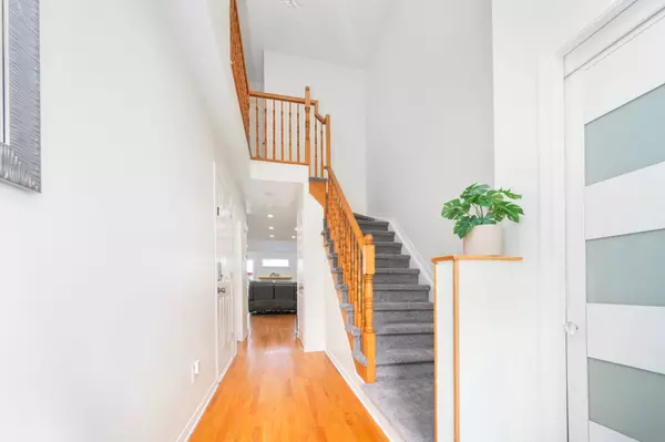 Barrhaven, ON K2J 4Z3,73 Palmadeo DR