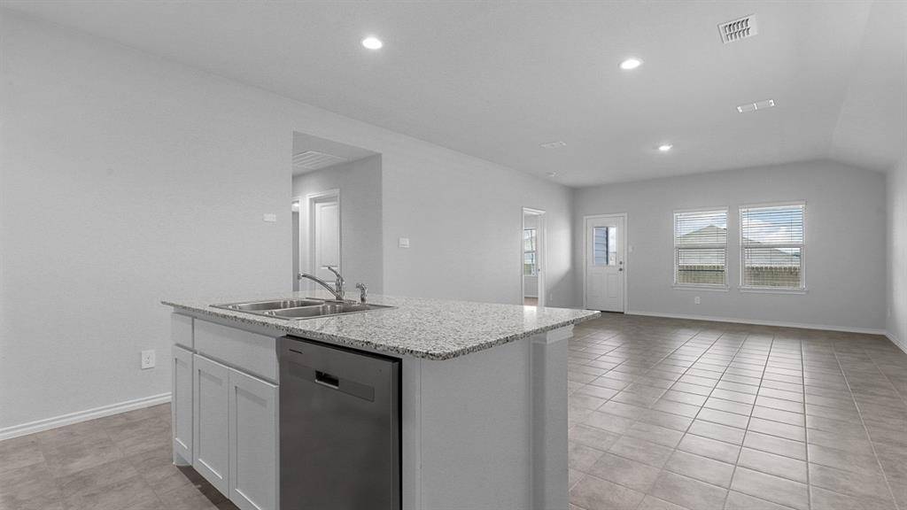 Azle, TX 76020,429 LUBBOCK Drive