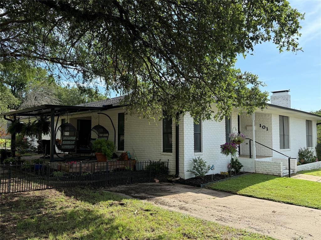 Mineral Wells, TX 76067,101 Cluster Drive