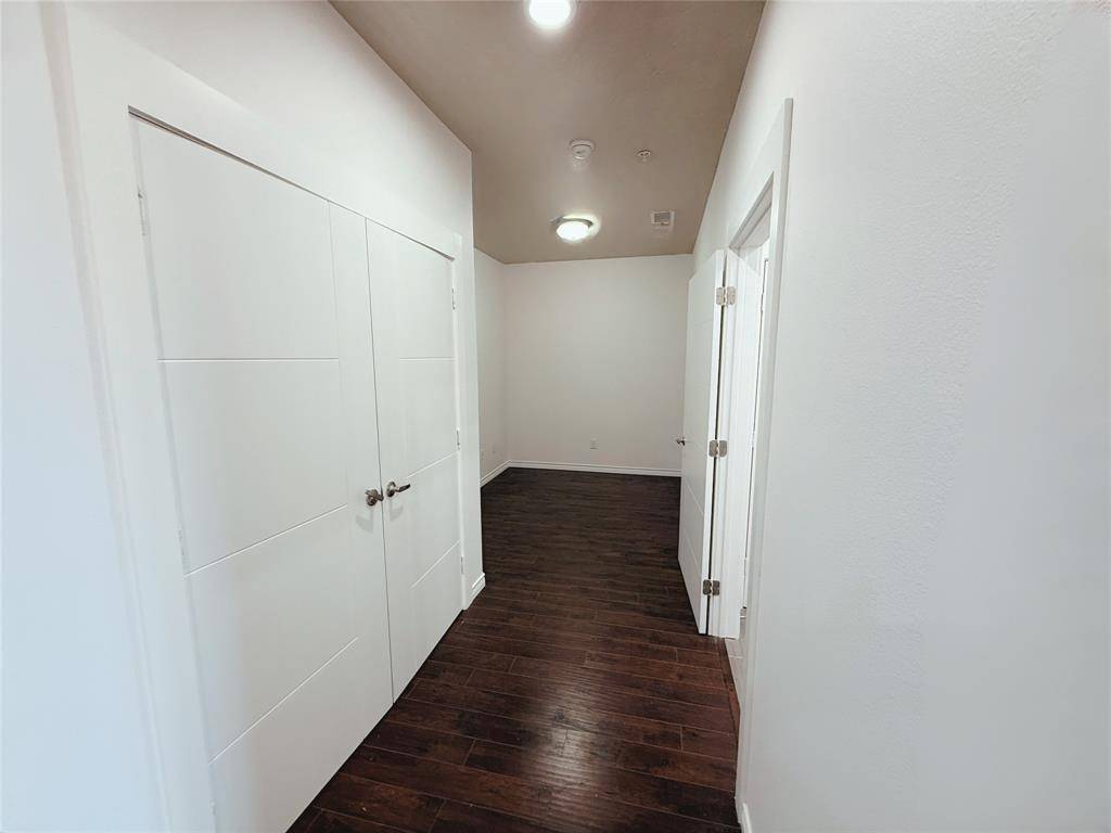 Carrollton, TX 75006,1100 W Trinity Mills Road #4042