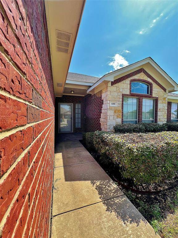 Burleson, TX 76028,600 Bretts Way