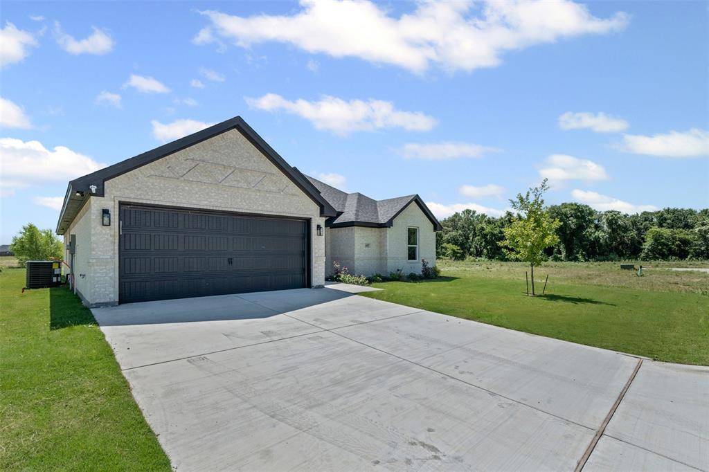 Tolar, TX 76476,407 Sun Flower Court