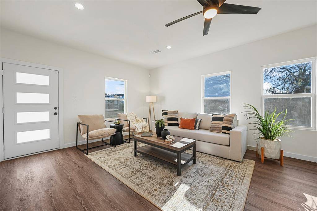 Dallas, TX 75216,4525 Garrison Avenue