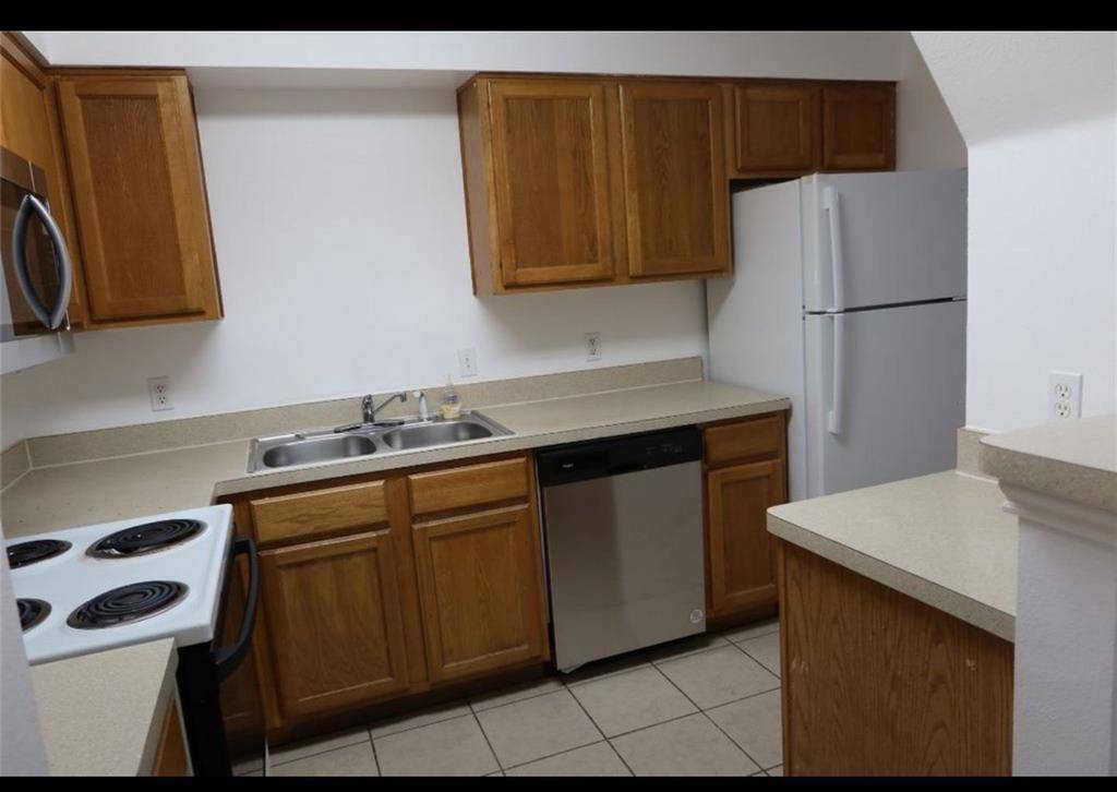 Dallas, TX 75243,9817 Walnut Street #107