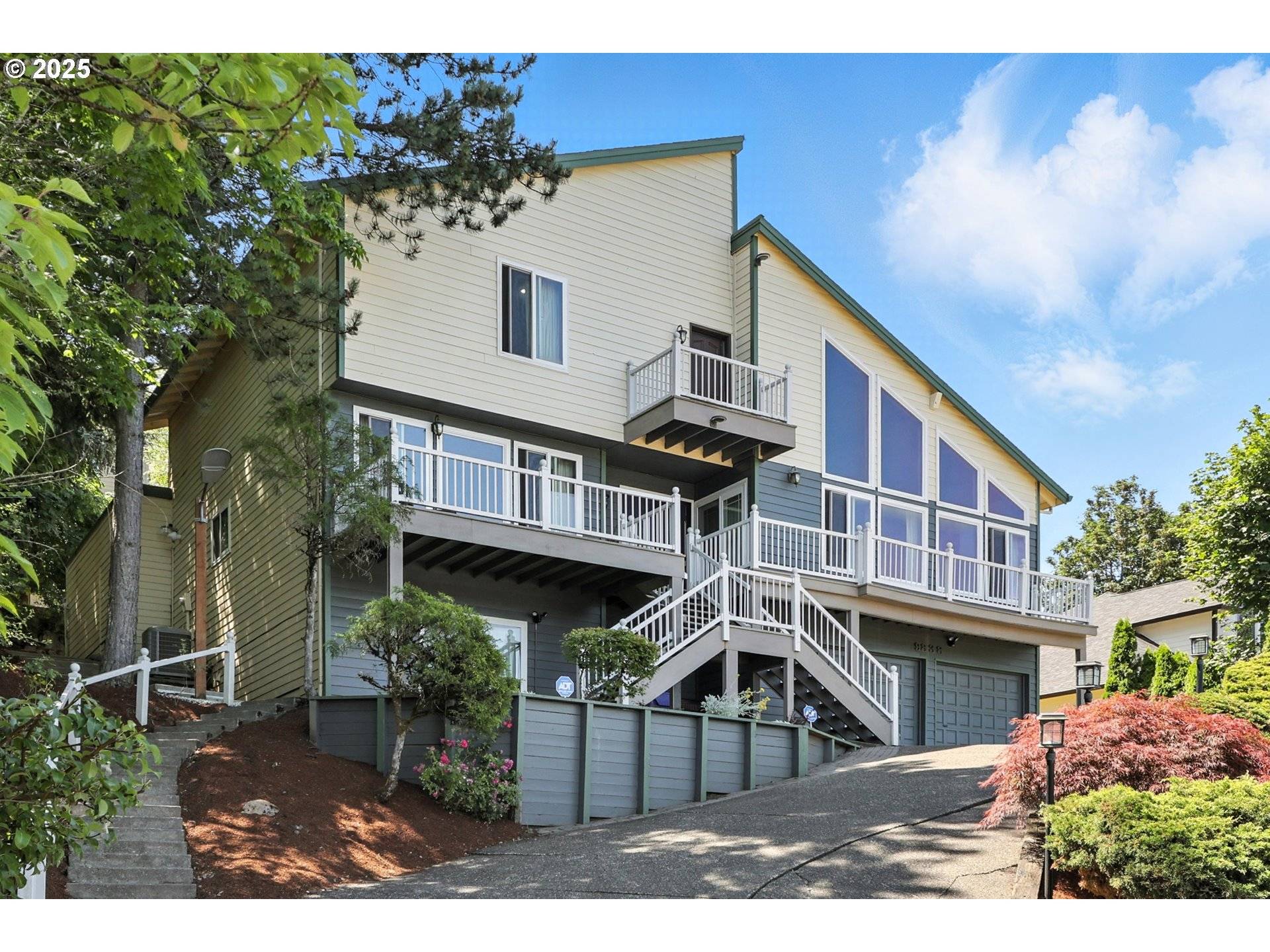 Portland, OR 97266,9838 SE CLATSOP ST
