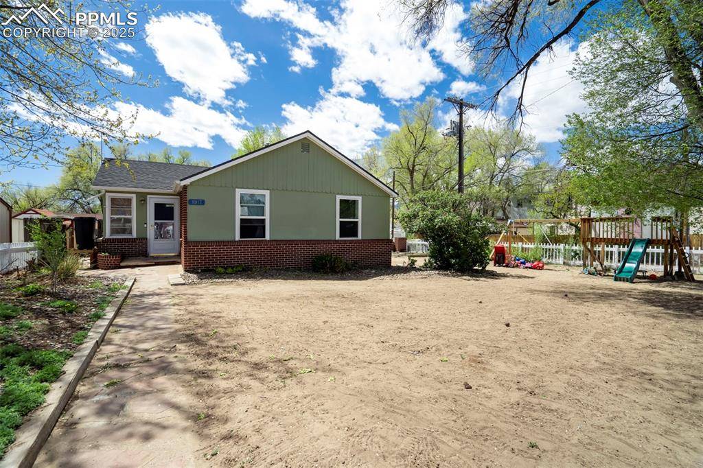 1917 E Cache La Poudre ST, Colorado Springs, CO 80909