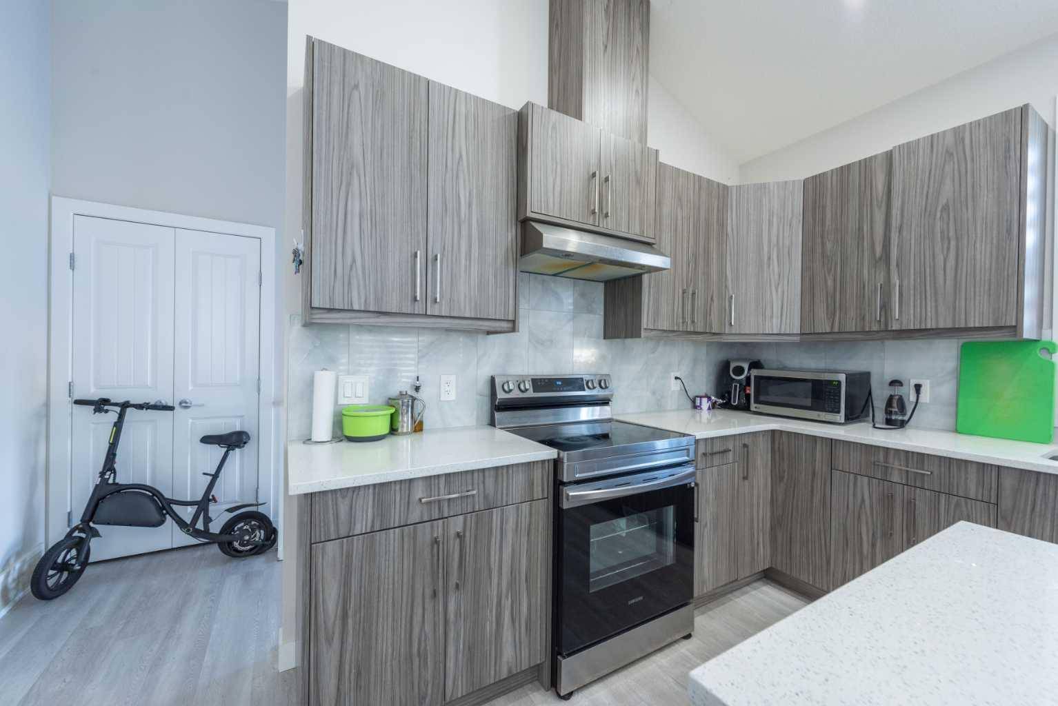 41 7 AVE Southeast #5, High River, AB T1V 1E9