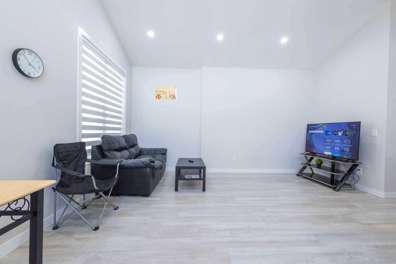 41 7 AVE Southeast #6, High River, AB T1V 1E9