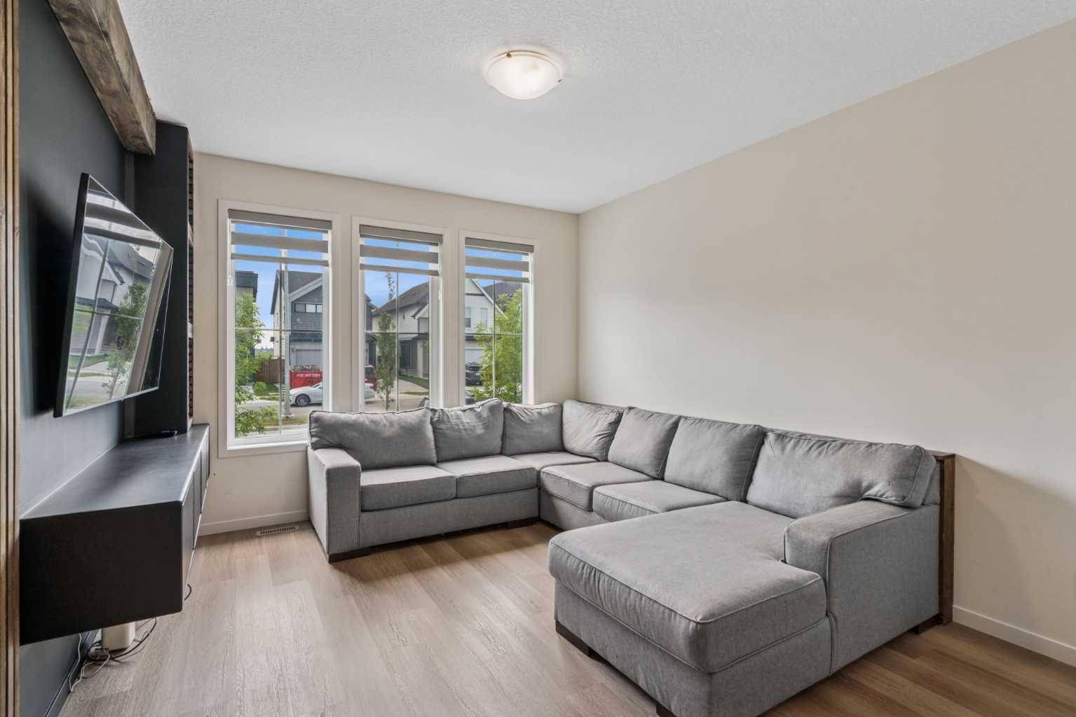 Calgary, AB T2Z 0P3,1090 Copperfield BLVD Southeast