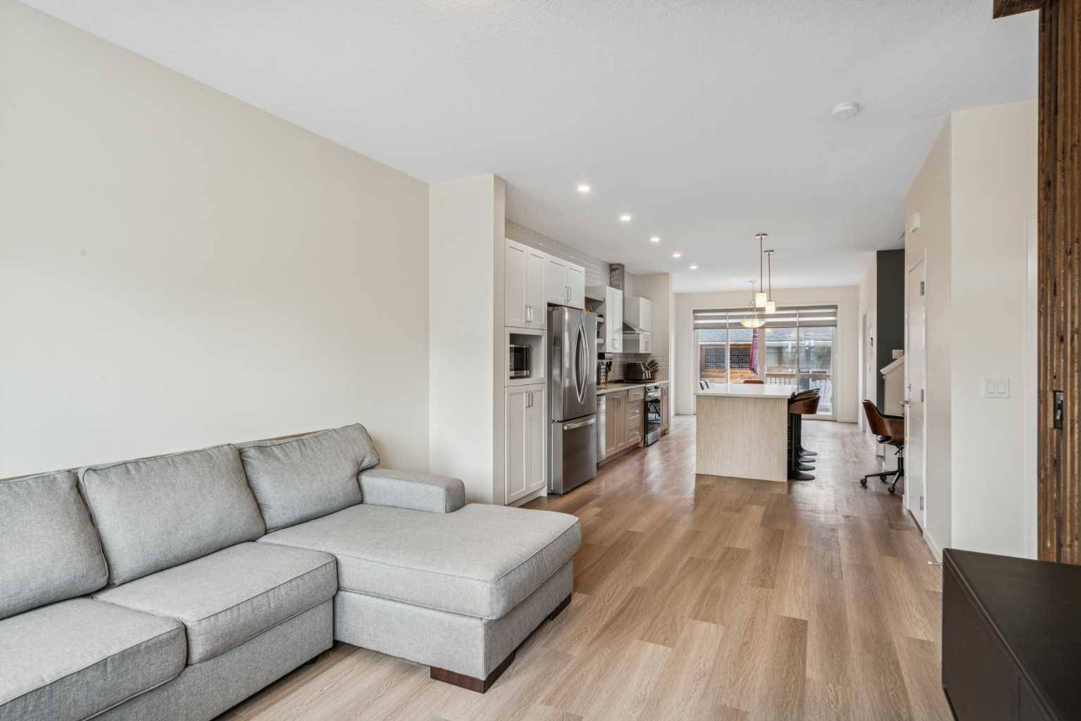 Calgary, AB T2Z 0P3,1090 Copperfield BLVD Southeast