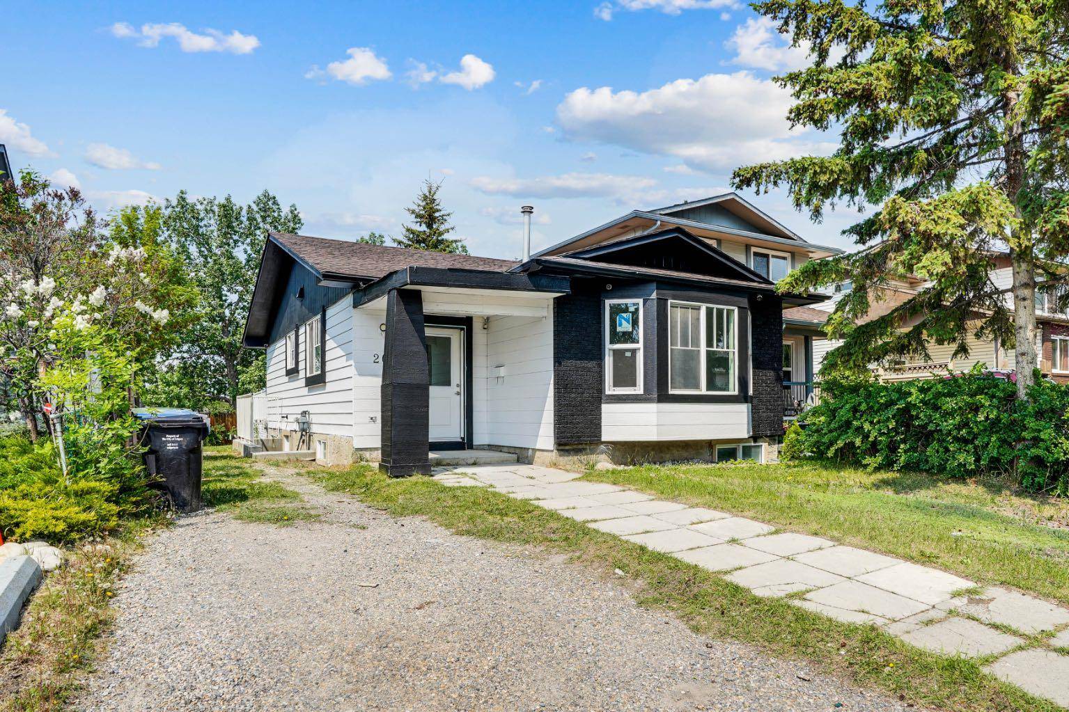 Calgary, AB T1Y 2G6,2617 60 ST Northeast