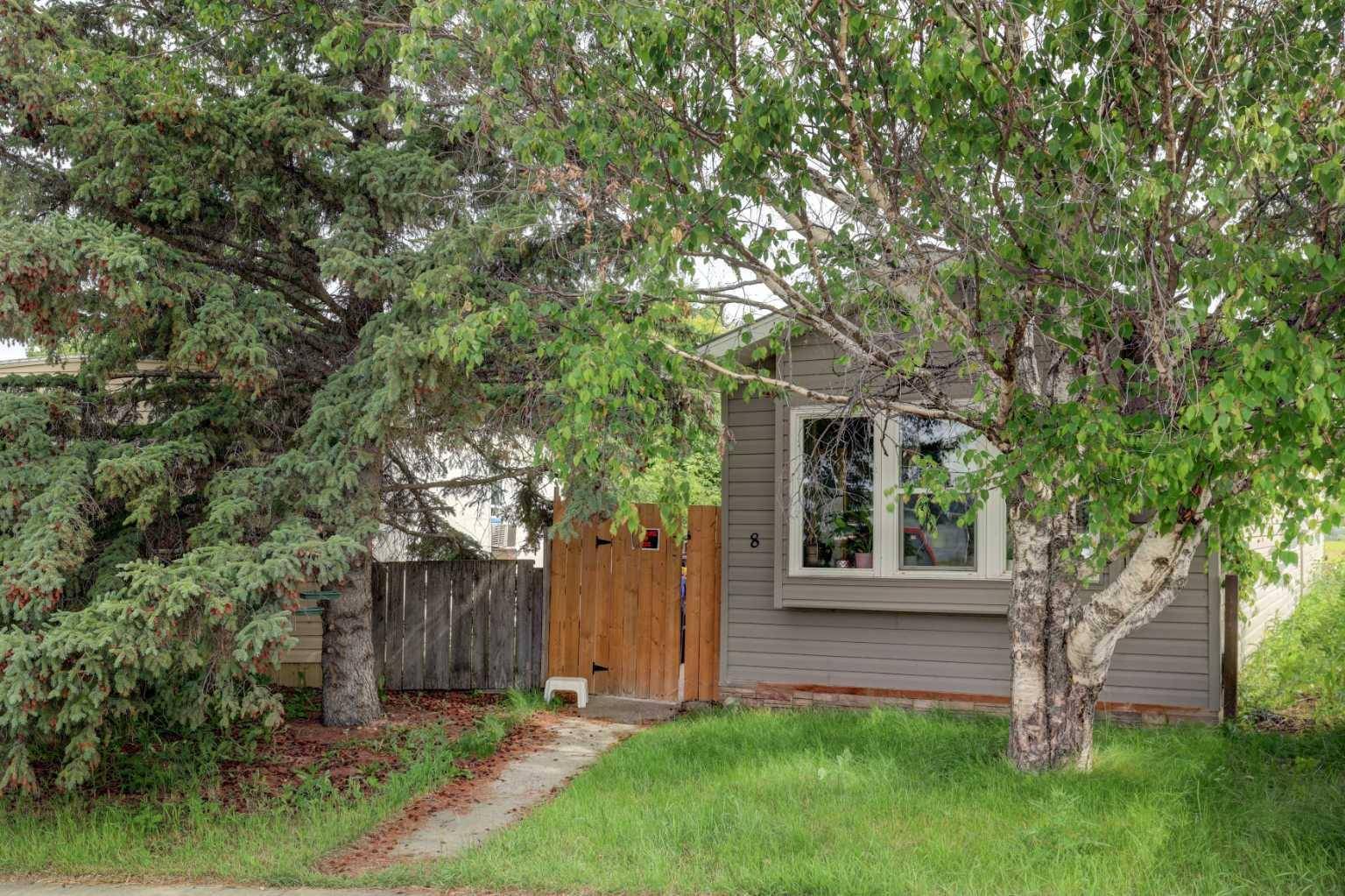8 Birch Close, Olds, AB T4H1M2