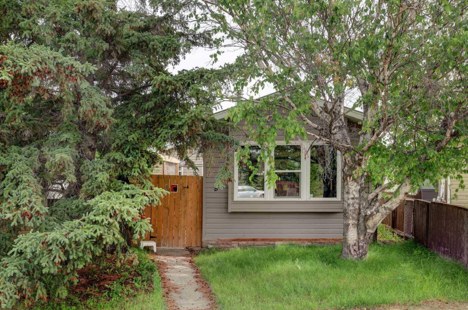 Olds, AB T4H1M2,8 Birch Close