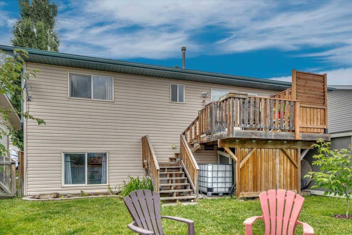 Strathmore, AB T1P 1S4,325 Strathford BLVD