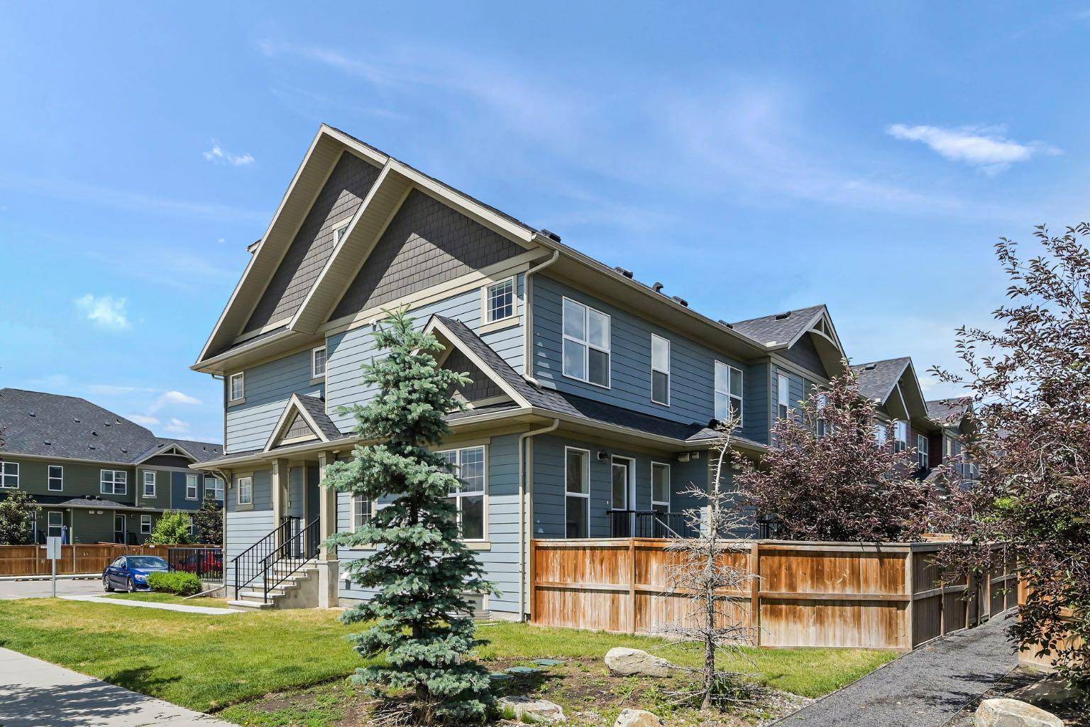 Calgary, AB T3M 3K8,403 Cranbrook SQ Southeast