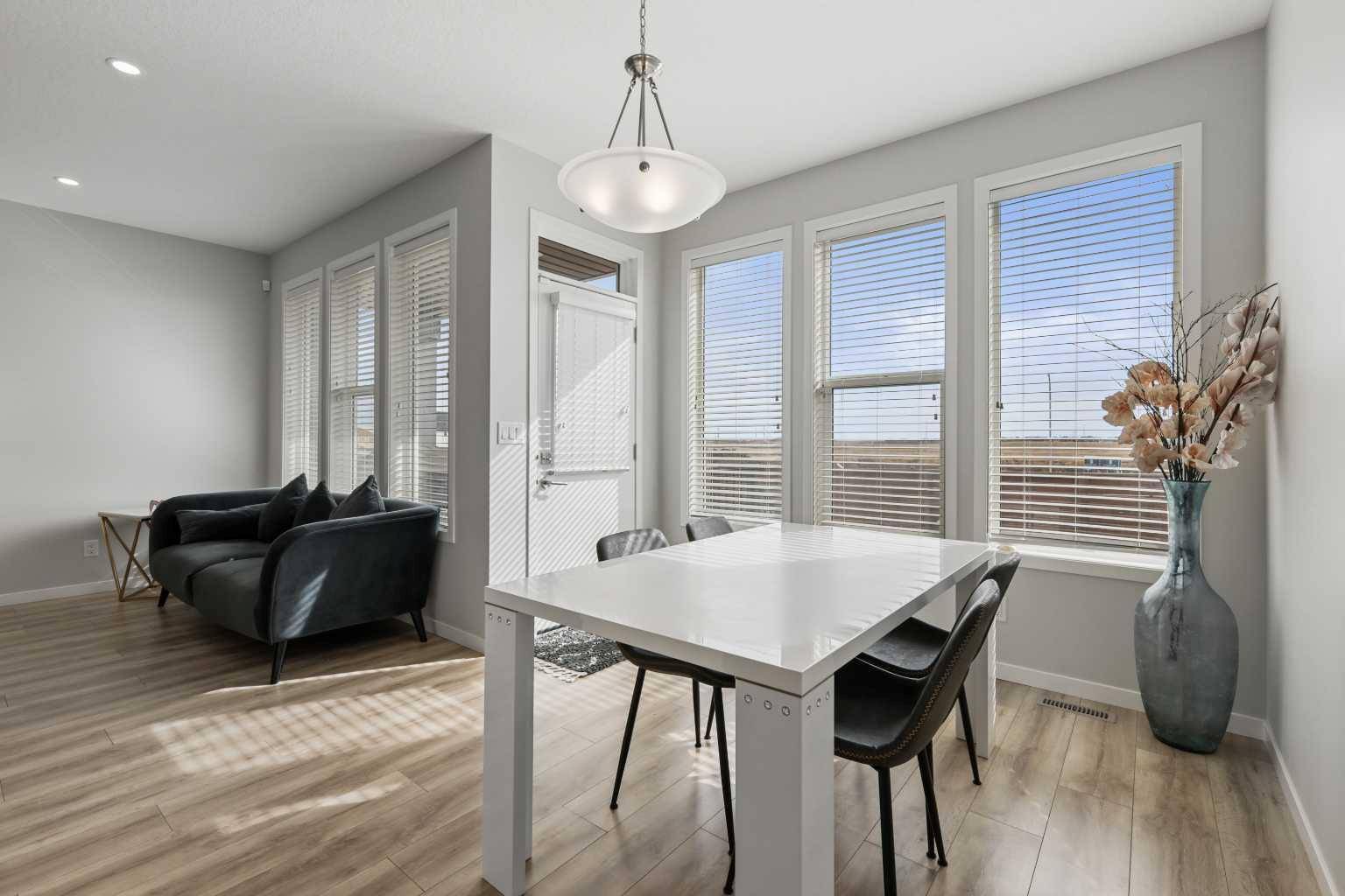 Calgary, AB T2Z 5G8,1075 Copperfield BLVD Southeast