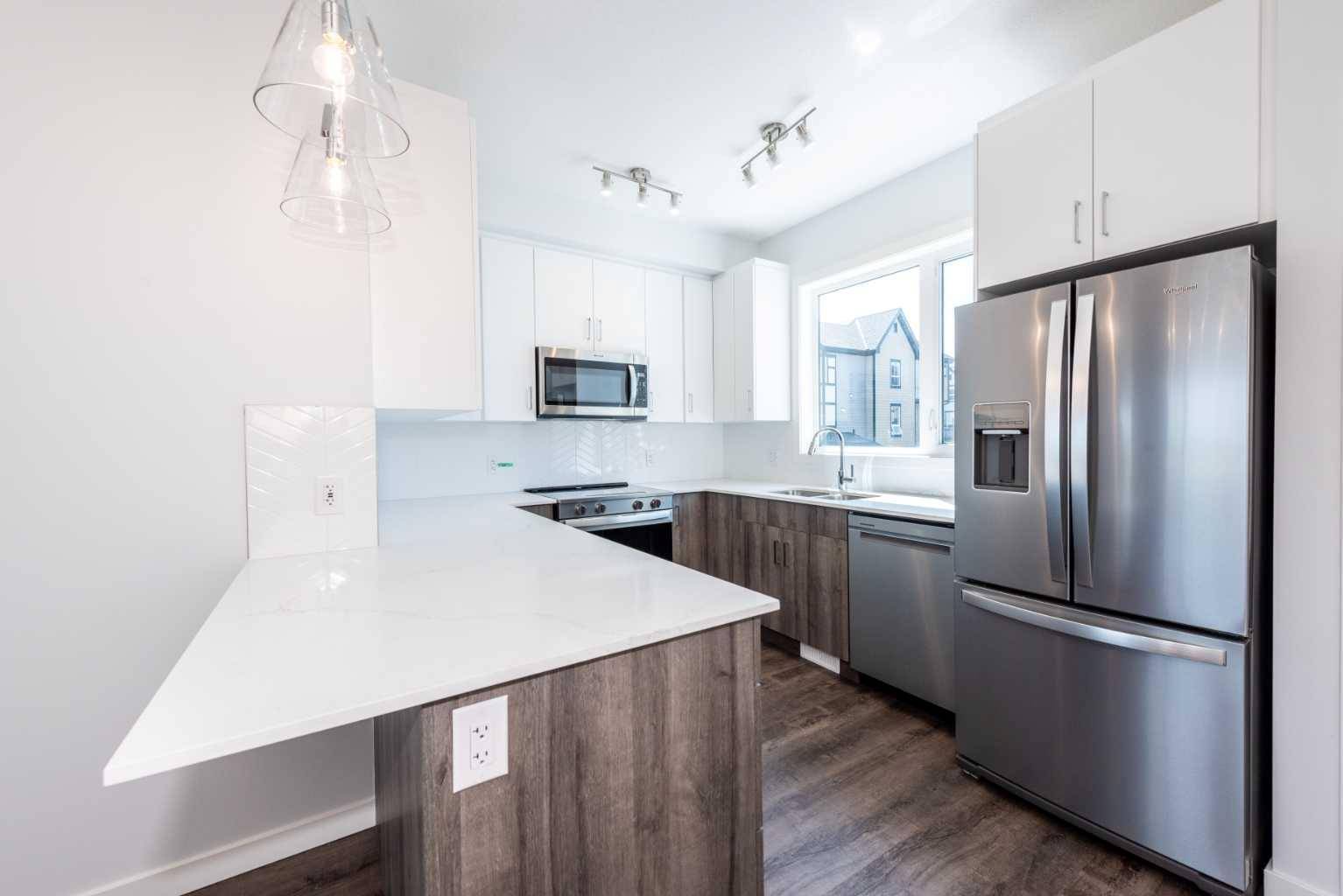 Calgary, AB T2X 4A6,850 Belmont DR Southwest #574
