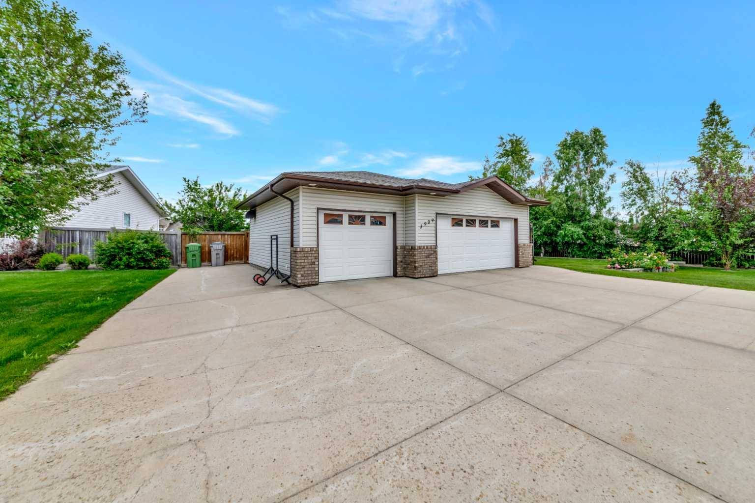 Lloydminster, AB T9V 2W6,3909 65 AVE