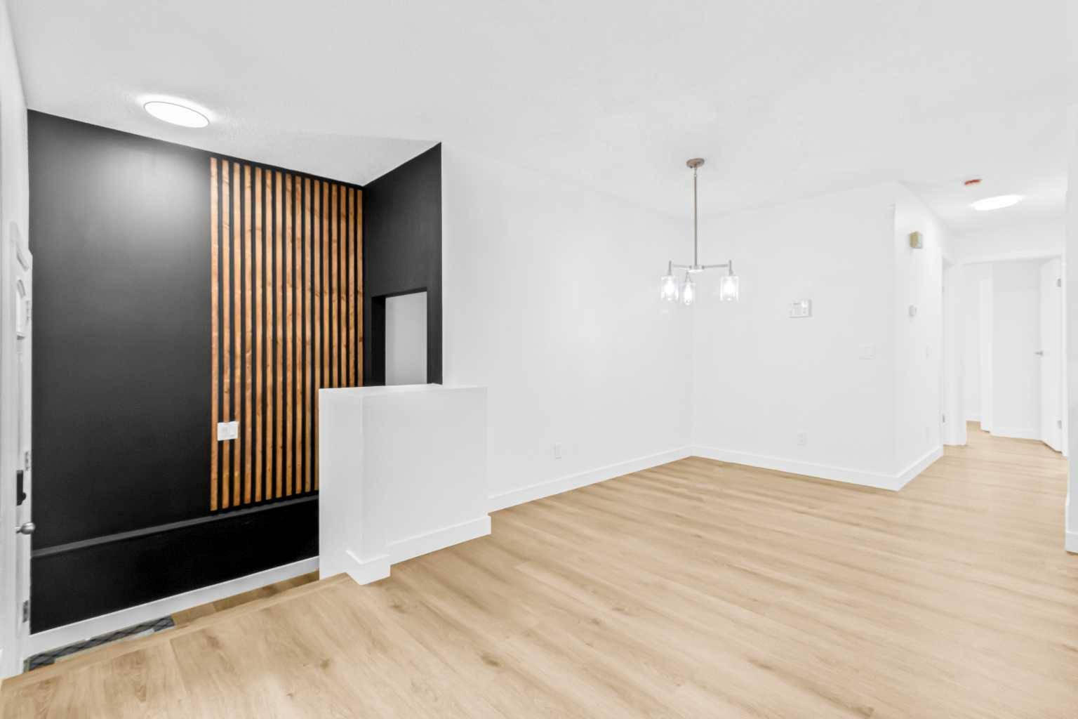 Calgary, AB T2J 6B4,83 Deerview WAY SE