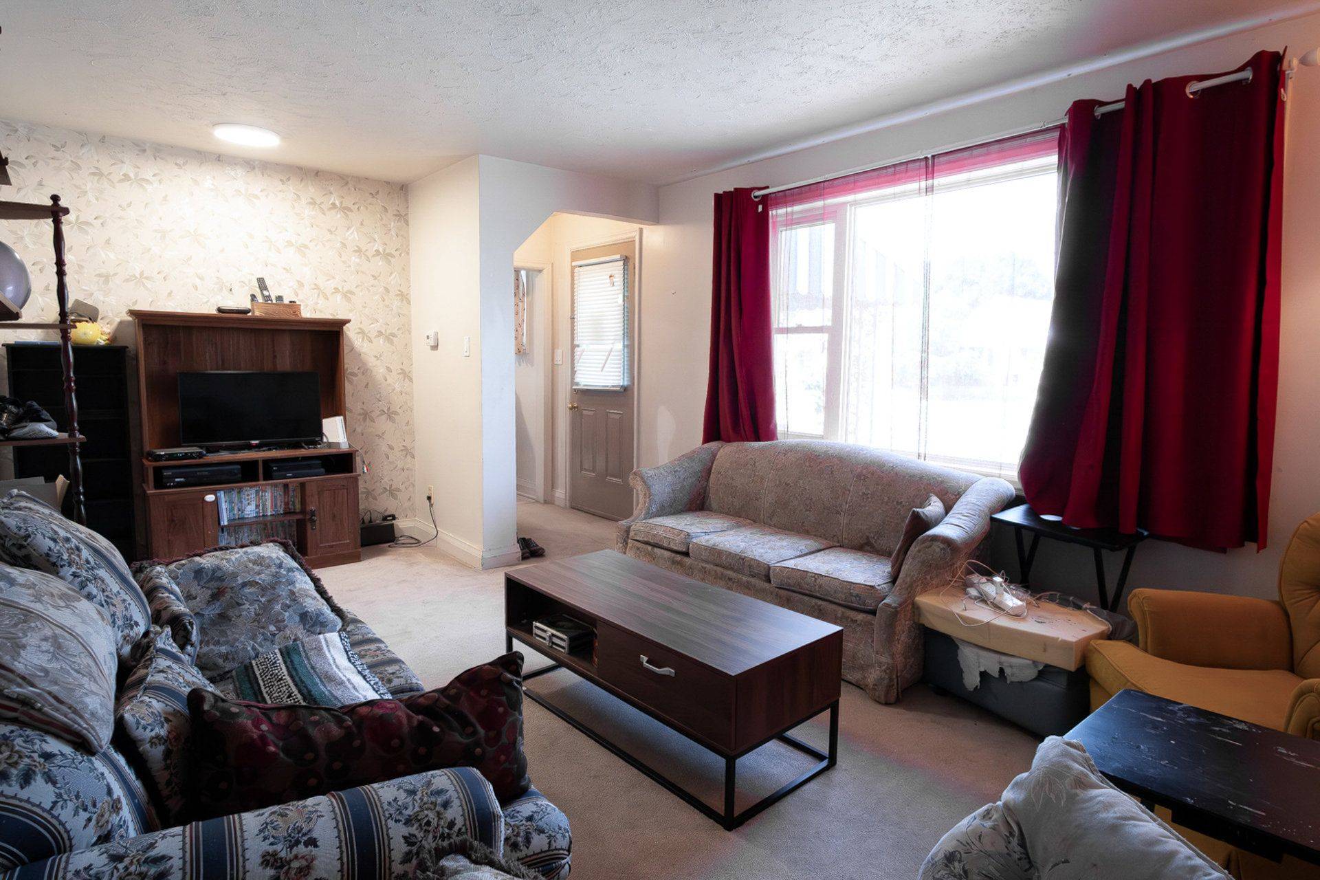 Oshawa, ON L1H 6C4,265 Wilson RD S