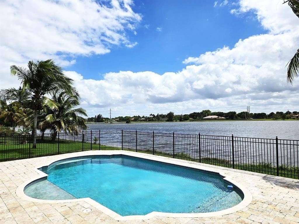 15342 SW 17th St, Davie, FL 33326