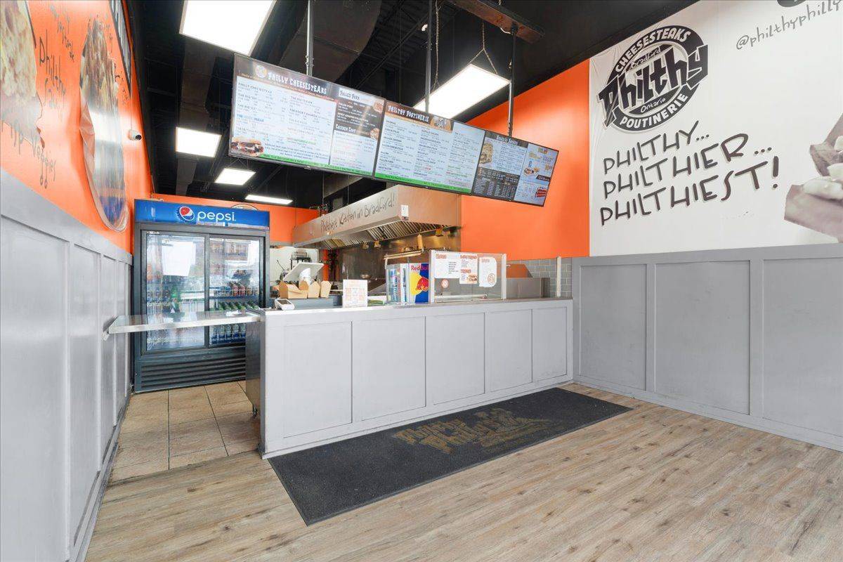 Bradford West Gwillimbury, ON L3Z 0J4,450 Holland ST W #10