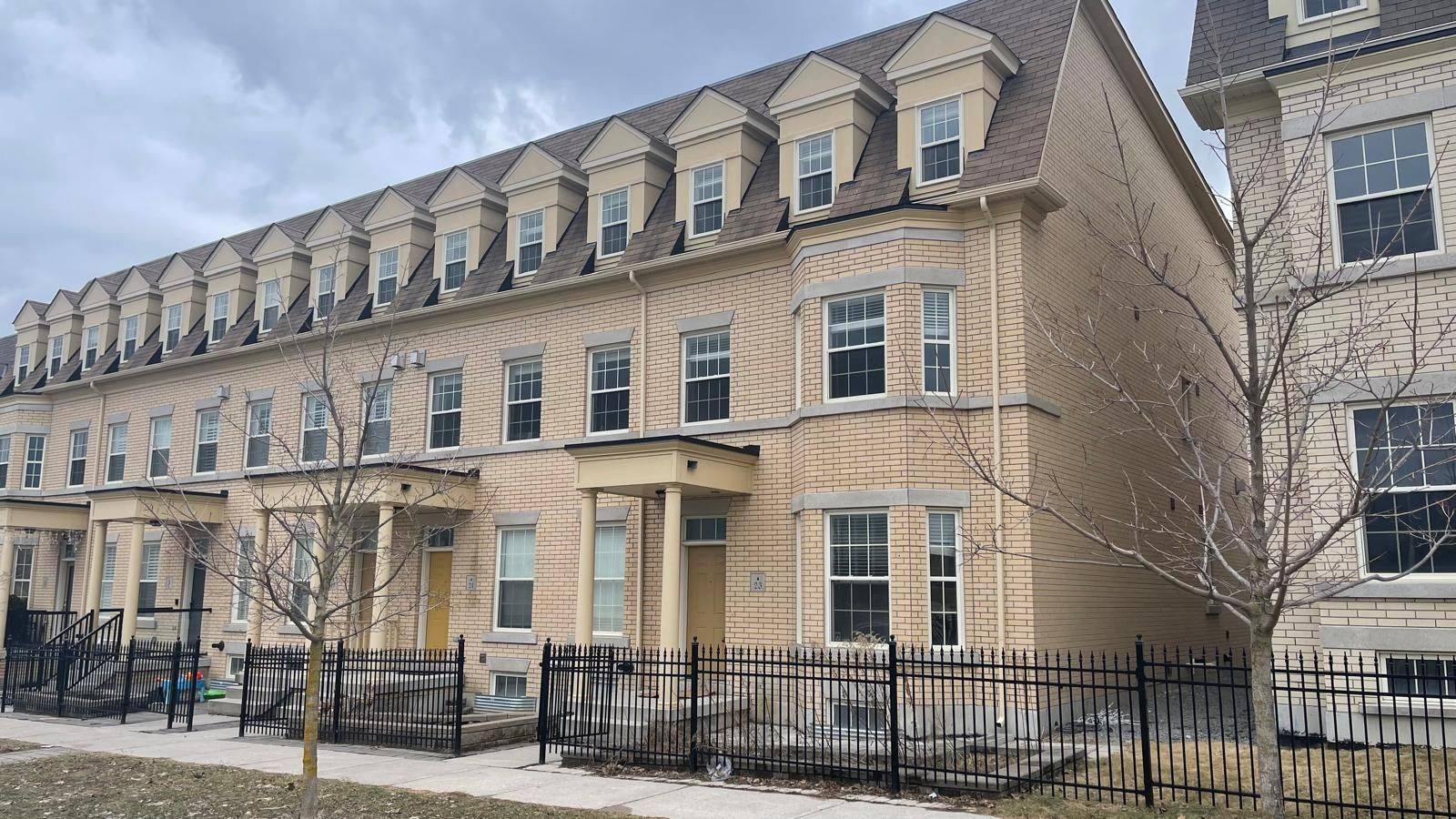 23 Donald Buttress BLVD E #Lower, Markham, ON L6C 0J8
