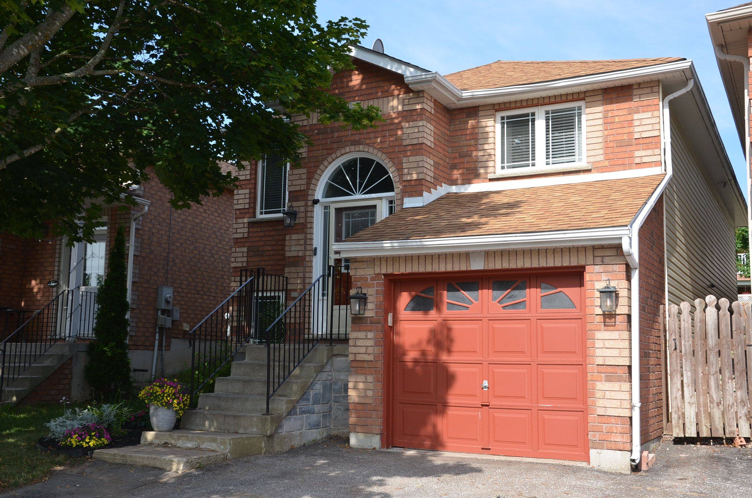 Orillia, ON L3V 7X3,131 Julia CRES