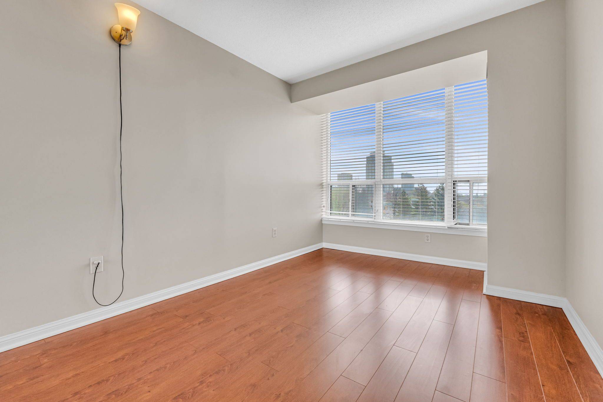 Brampton, ON L6S 5Y3,10 Laurelcrest ST #501