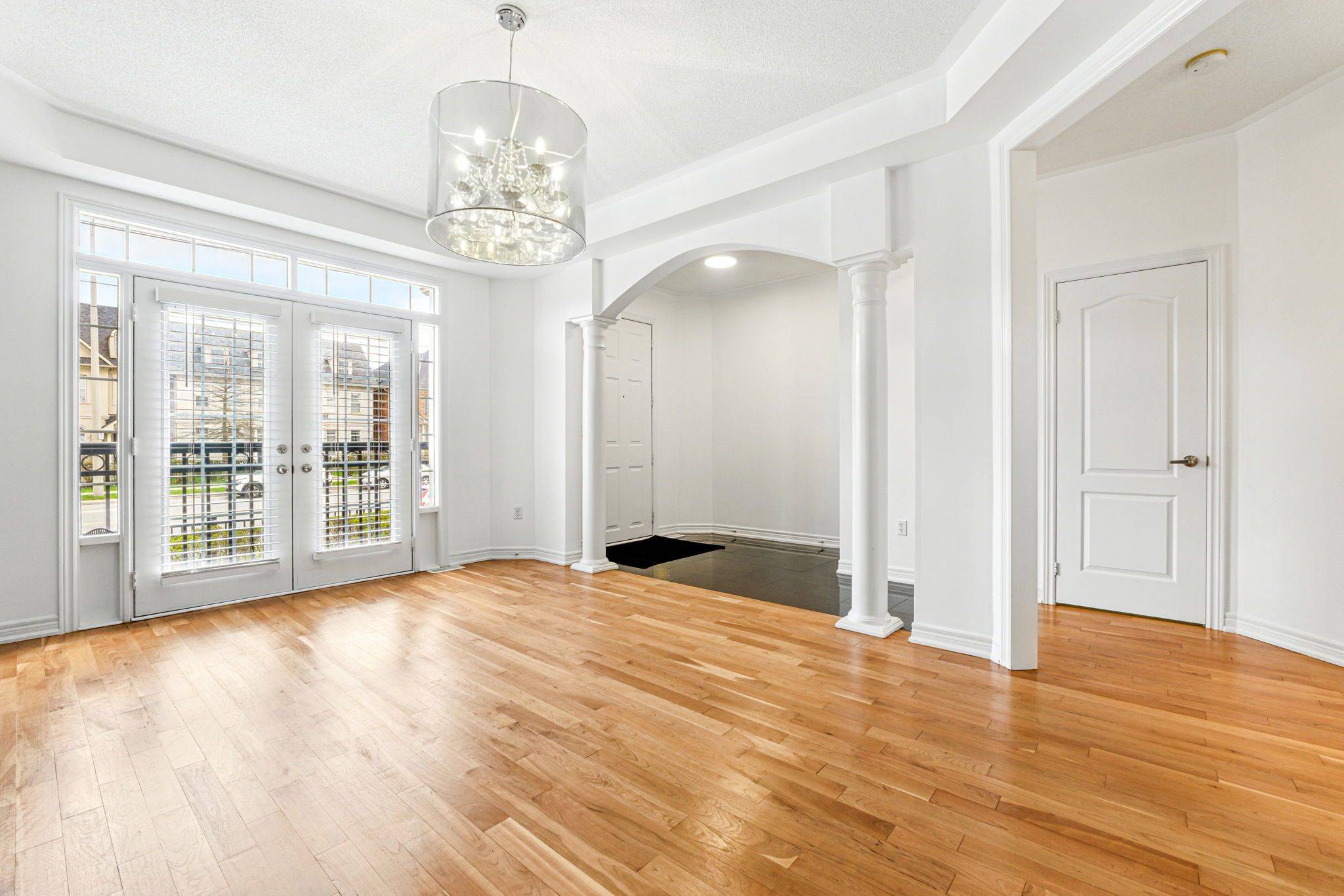 Mississauga, ON L5M 7W8,3349 Eglinton AVE W