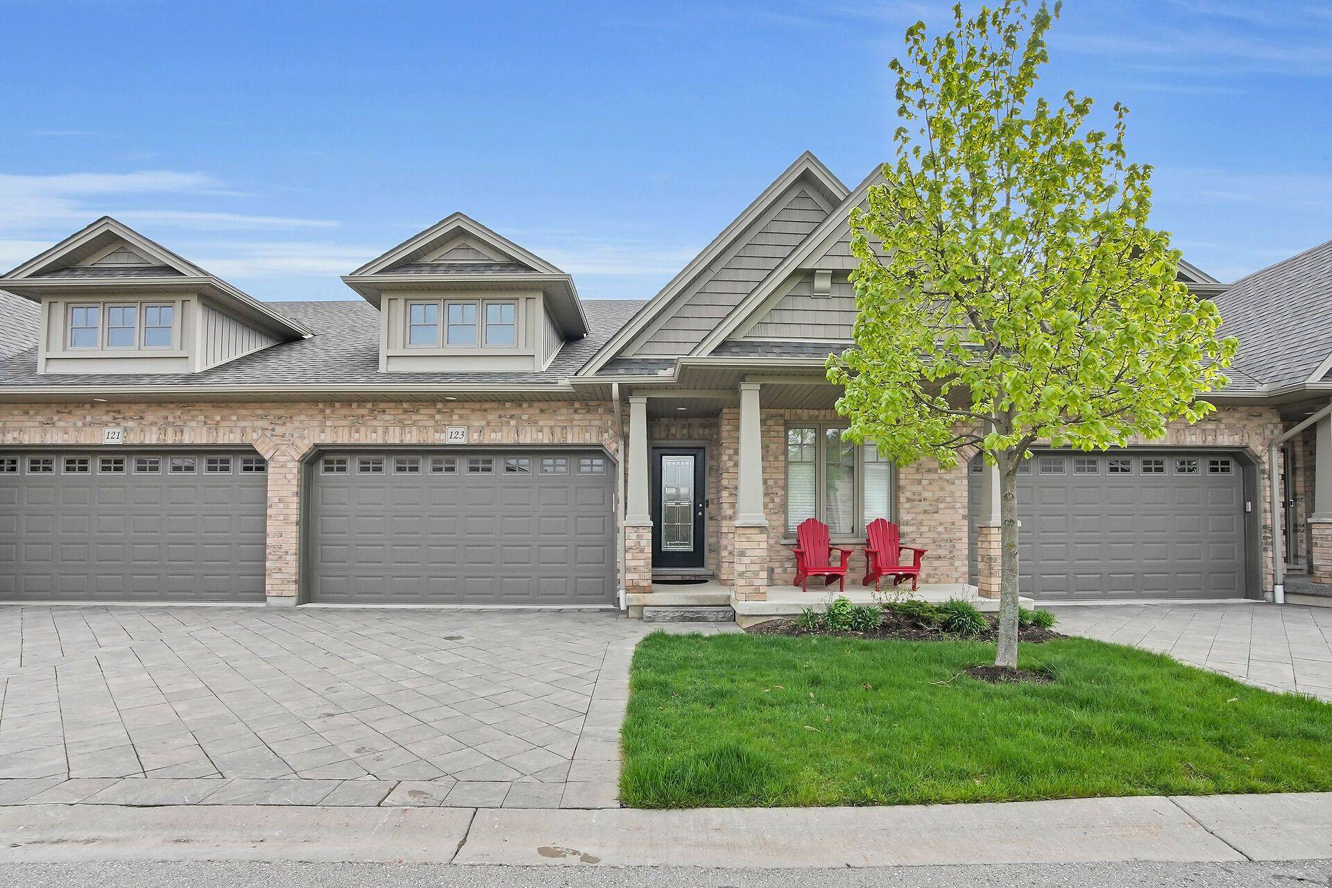 London North, ON N6G 0N7,2250 Buroak DR #123