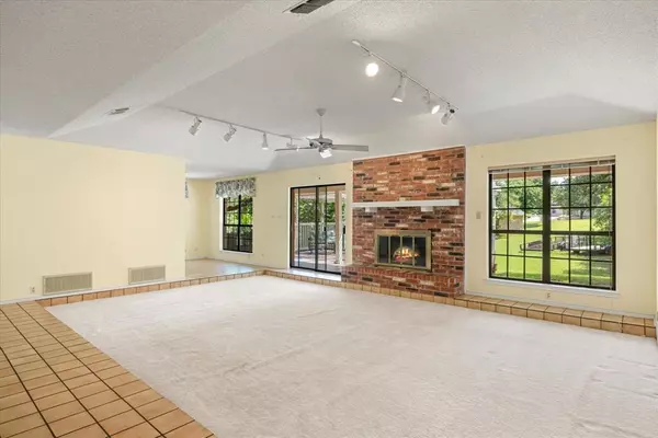 Granbury, TX 76049,8509 Linden Court