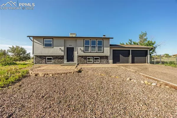 Pueblo, CO 81007,2054 W Locoweed DR