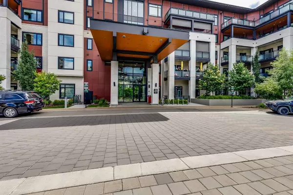 Calgary, AB T3H 3A4,24 Mahogany PATH SE #415
