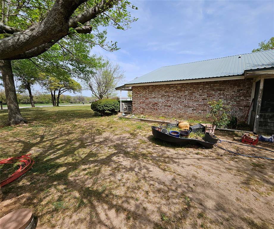 Bowie, TX 76230,1352 Winn Road