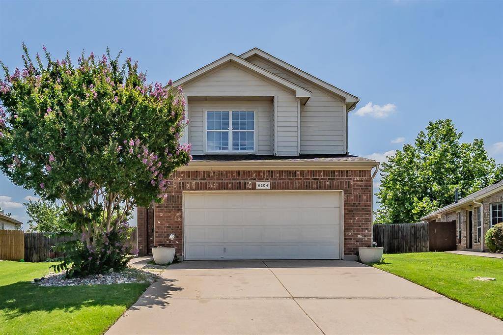 6204 Geneva Lane, Fort Worth, TX 76131