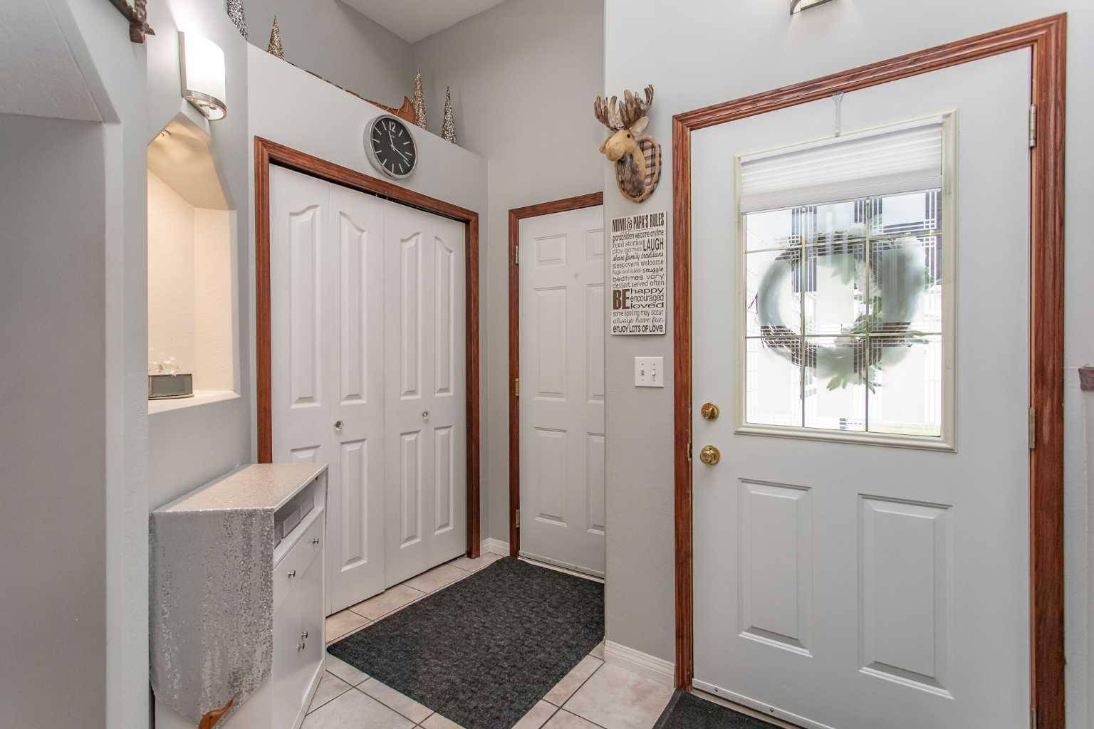 Lacombe, AB T4L 2H5,3 Regal Close