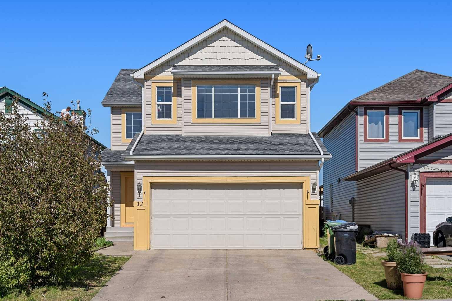 12 Martha's GN NE, Calgary, AB T3J 4P4