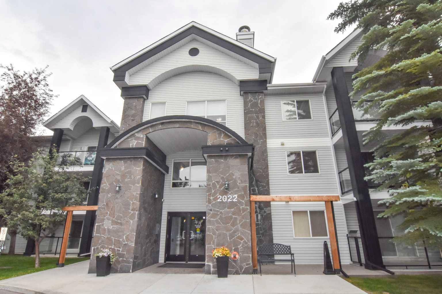 Calgary, AB T2J 7H1,2022 Canyon Meadows DR SE #109