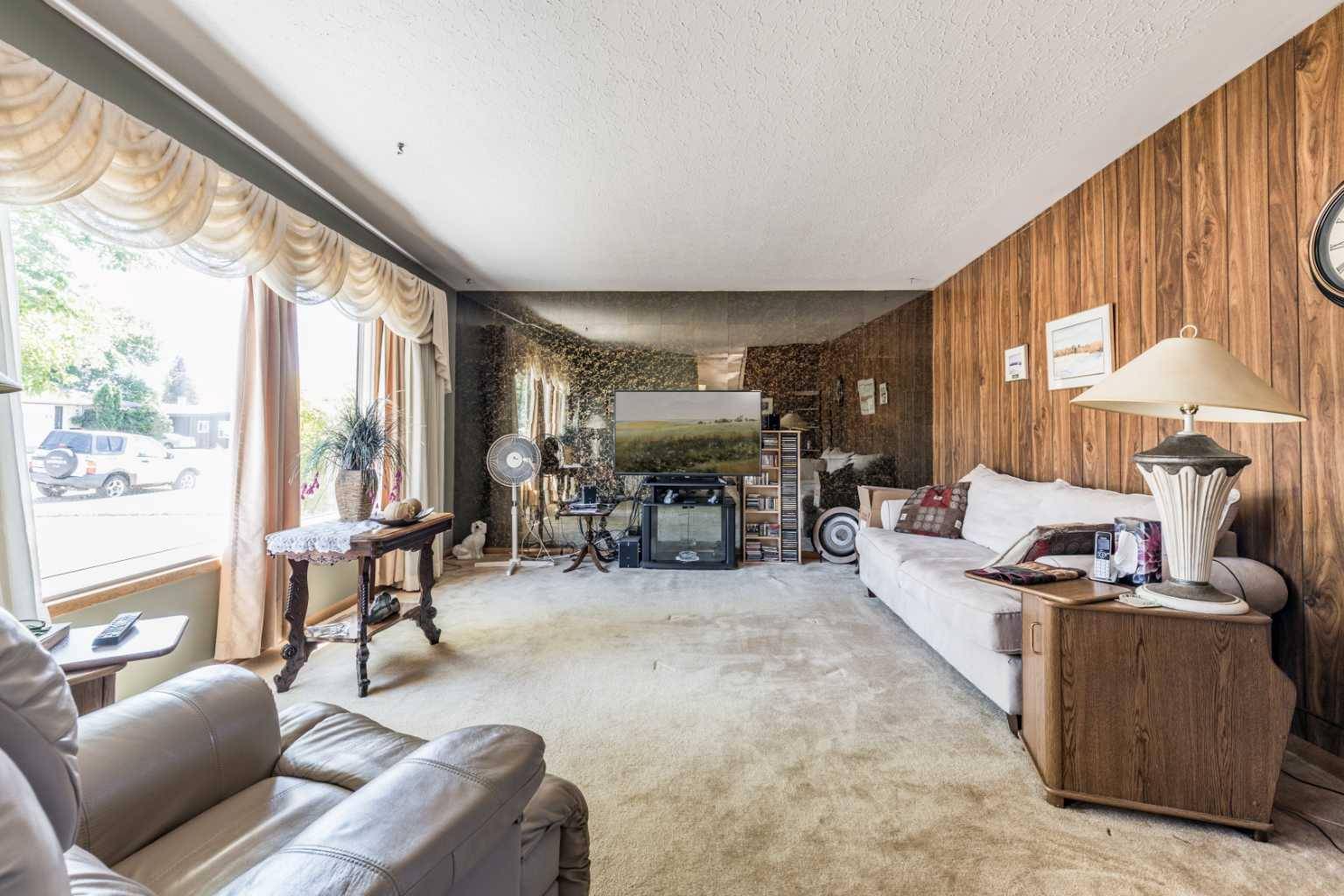 Medicine Hat, AB T1A 6N6,202 7 ST NW